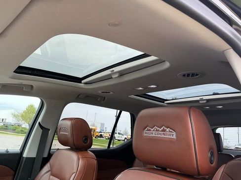 Used 2020 Chevrolet Traverse High Country image 31