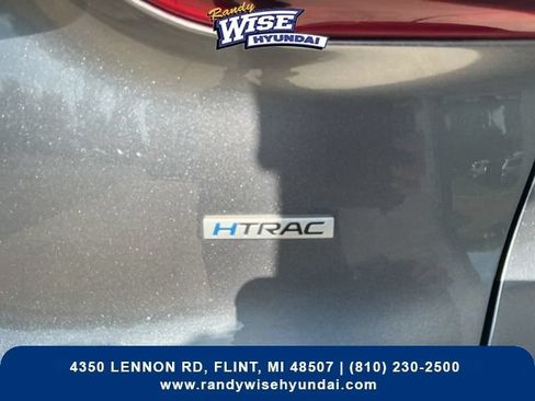 Used 2020 Hyundai Santa Fe SE AWD/4WD image 32