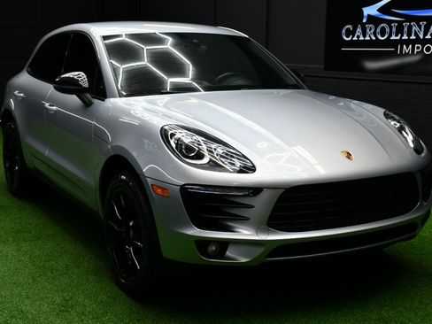Used 2018 Porsche Macan AWD/4WD image 9