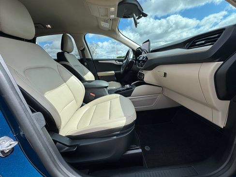 Used 2020 Ford Escape SEL image 13