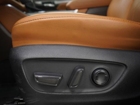 Used 2021 Toyota Highlander Platinum image 28