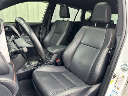 Used 2018 Toyota RAV4 SE w/ Advanced Technology Package AWD/4WD image 8
