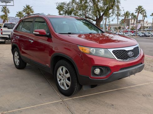 Used 2011 Kia Sorento LX w/ Convenience Pkg image 7