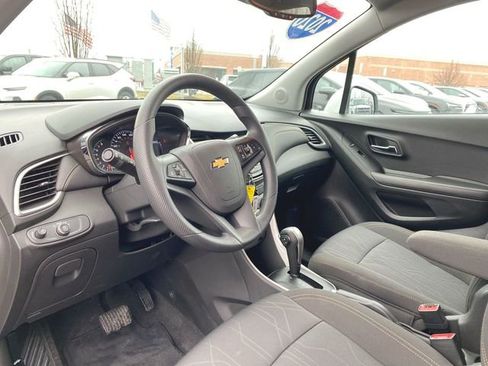 Used 2020 Chevrolet Trax LT image 10