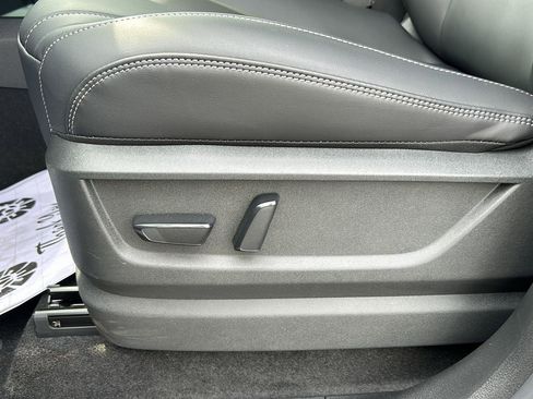 New 2025 Nissan Armada SV image 14