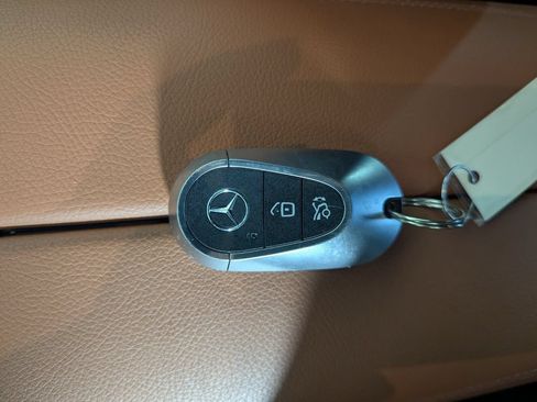 Used 2023 Mercedes-Benz GLC 300 image 26