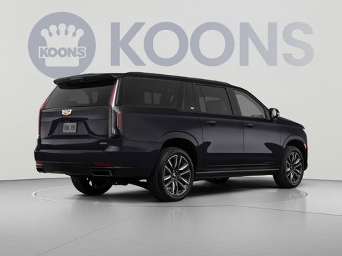 Used 2022 Cadillac Escalade ESV Sport Platinum w/ LPO, ONYX Package AWD/4WD image 4