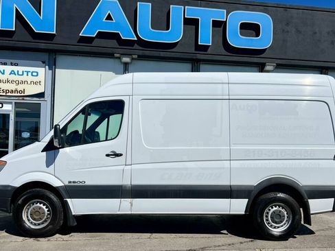 Used 2008 Dodge Sprinter 2500 RWD image 2