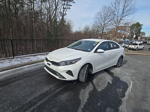 Used 2024 Kia Forte LXS image 14