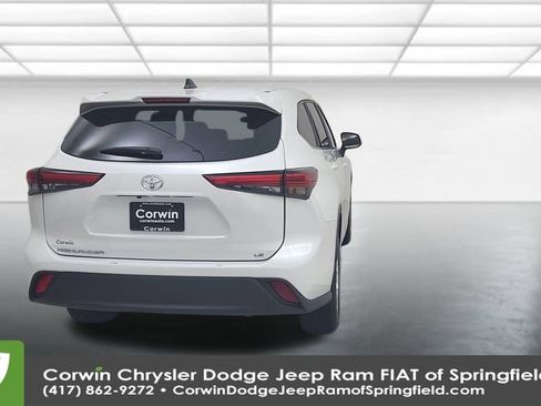 Used 2023 Toyota Highlander LE image 13