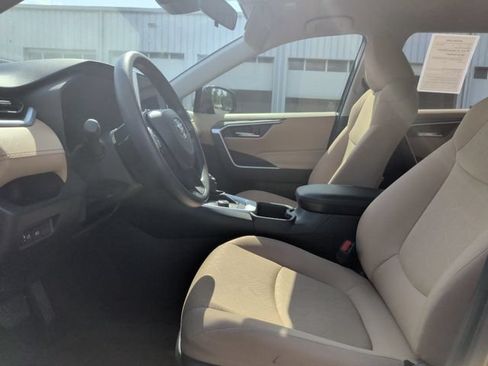 Used 2025 Toyota RAV4 XLE AWD/4WD image 16