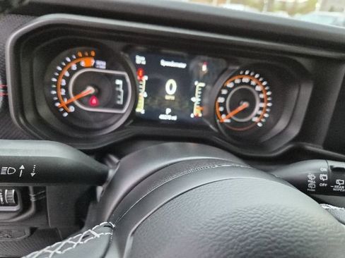Used 2025 Jeep Wrangler Unlimited Rubicon AWD/4WD image 21