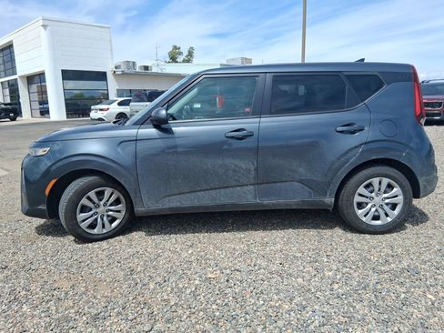 Used 2020 Kia Soul LX FWD image 2