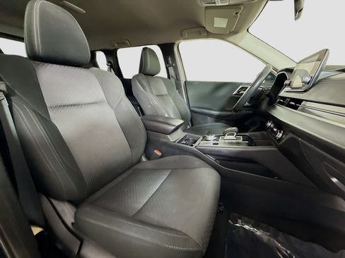 Used 2023 Mitsubishi Outlander ES image 29