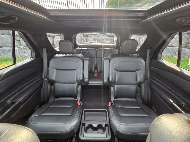 Used 2020 Ford Explorer XLT w/ Equipment Group 202A AWD/4WD image 21