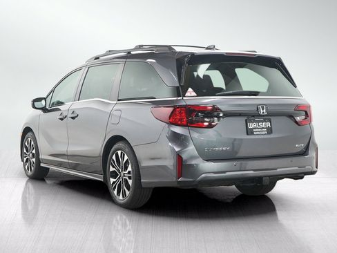 Used 2025 Honda Odyssey Elite image 3