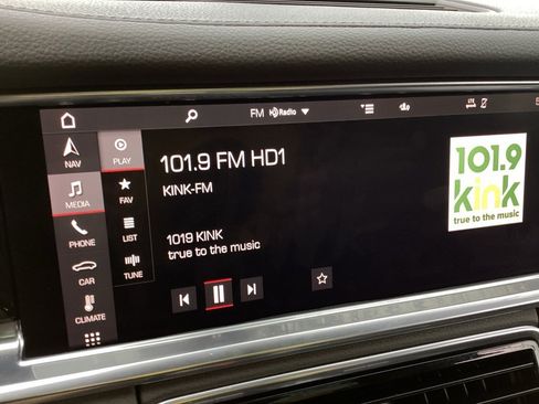 Used 2021 Porsche Panamera image 12