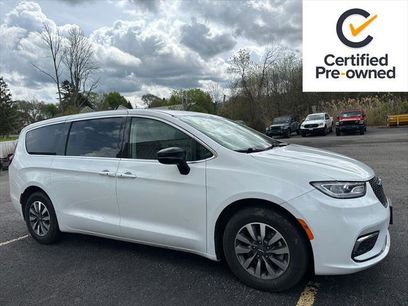 Certified 2024 Chrysler Pacifica Limited