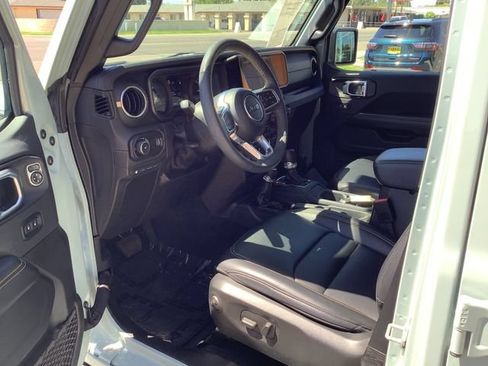 Used 2024 Jeep Wrangler Unlimited Sahara w/ Technology Group AWD/4WD image 7