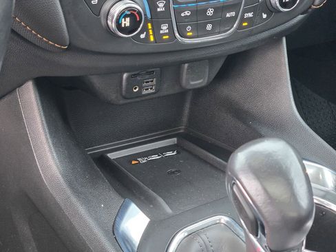 Used 2021 Chevrolet Traverse Premier w/ Redline Edition image 39