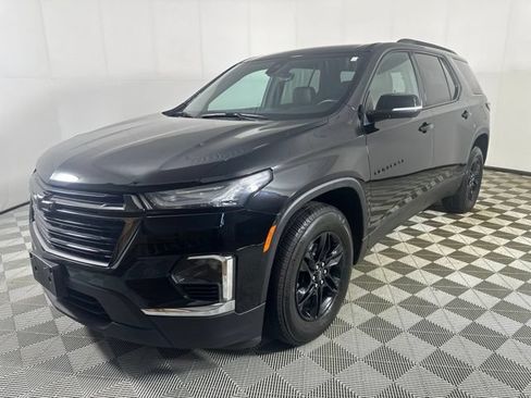 Used 2022 Chevrolet Traverse LT w/ Midnight/Sport Edition AWD/4WD image 3