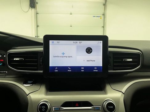 Used 2023 Ford Explorer XLT w/ Equipment Group 202A image 5