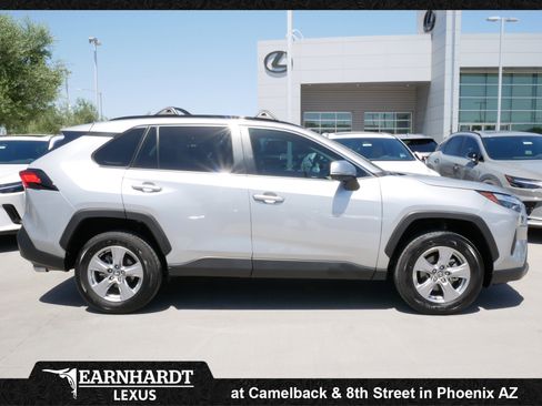 Used 2025 Toyota RAV4 XLE w/ Convenience Package image 11