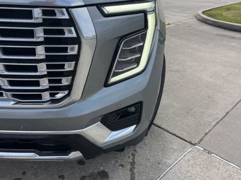 Used 2025 GMC Yukon Denali AWD/4WD image 14