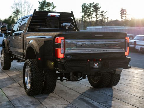 Used 2024 Ford F450 Platinum w/ FX4 Off-Road Package image 20
