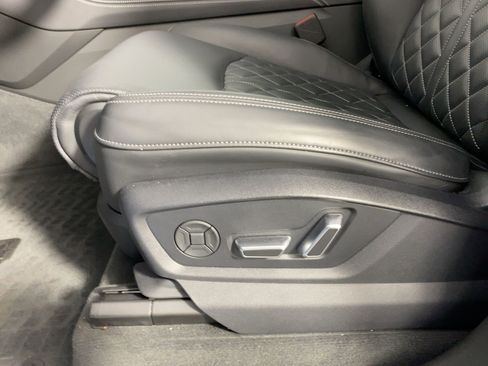 Used 2025 Audi SQ7 Premium Plus w/ Executive Package image 11