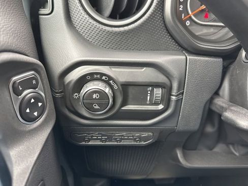 New 2026 Jeep Gladiator Sport AWD/4WD image 22