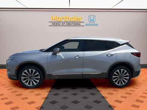 Used 2023 Chevrolet Blazer Premier AWD/4WD image 2