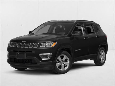 Used 2017 Jeep Compass Latitude w/ Popular Equipment Group AWD/4WD image 1