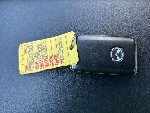 Used 2025 MAZDA MAZDA3 s FWD image 30