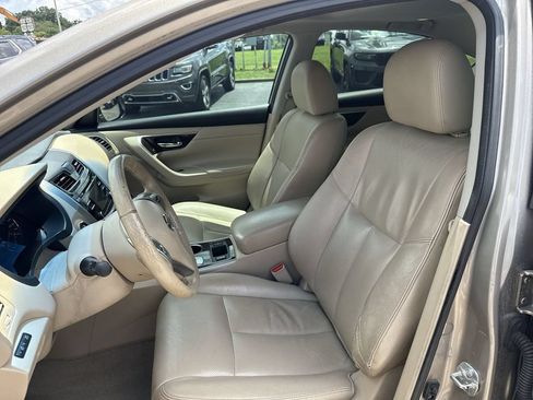 Used 2014 Nissan Altima 2.5 SL w/ Moonroof Package FWD image 13
