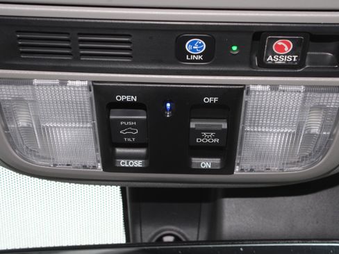 Used 2021 Honda Pilot Touring image 12