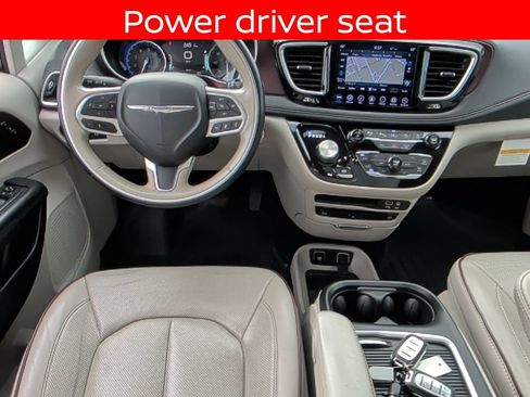 Used 2020 Chrysler Pacifica Limited w/ Tire & Wheel Group FWD image 27