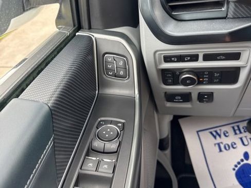 Used 2022 Ford F150 Limited image 21