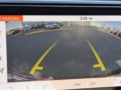 Used 2019 Land Rover Range Rover HSE image 17