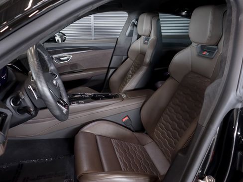 Used 2023 Audi RS e-tron GT w/ Carbon Performance Package image 4