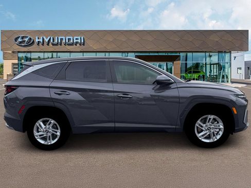 Certified 2026 Hyundai Tucson SE FWD image 10