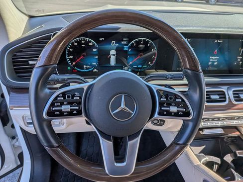 Used 2022 Mercedes-Benz GLS 450 4MATIC image 10