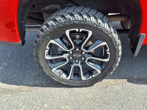 Used 2021 Chevrolet Silverado 1500 LT Trail Boss w/ Convenience Package II image 8