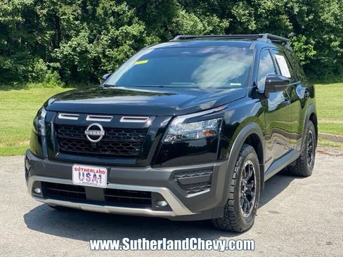 Used 2025 Nissan Pathfinder Rock Creek AWD/4WD image 3