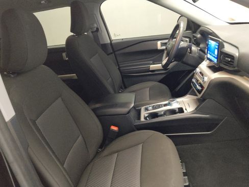 Used 2023 Ford Explorer XLT image 21