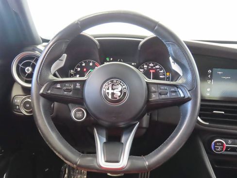 Used 2022 Alfa Romeo Giulia Sprint RWD image 9
