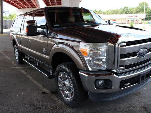 Used 2016 Ford F250 Lariat w/ Lariat Ultimate Package AWD/4WD image 4
