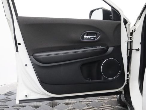 Used 2019 Honda HR-V EX image 11