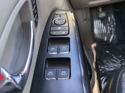 Used 2016 Kia Sedona EX image 23