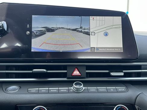 New 2026 Hyundai Elantra Limited FWD image 12